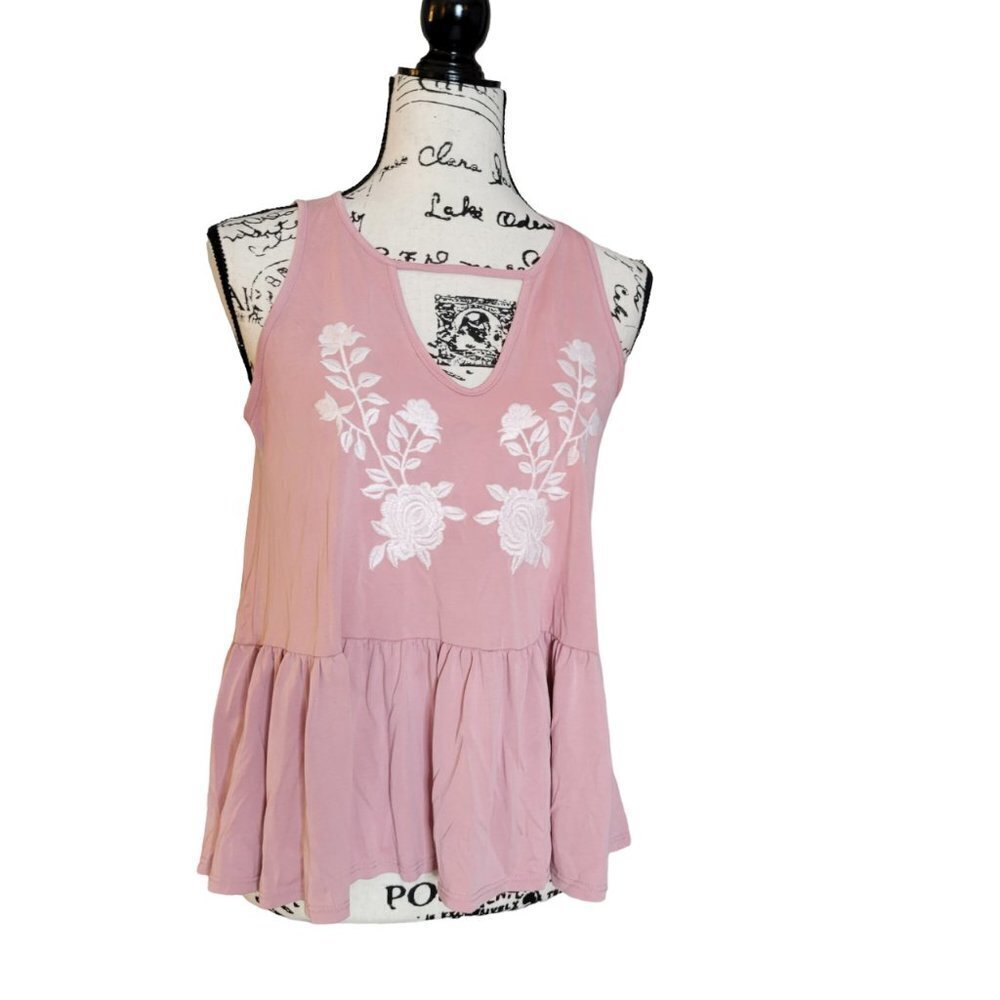 Alya Francesca's Pink Size Medium Floral Embroidered Floral Peplum Crop Tan